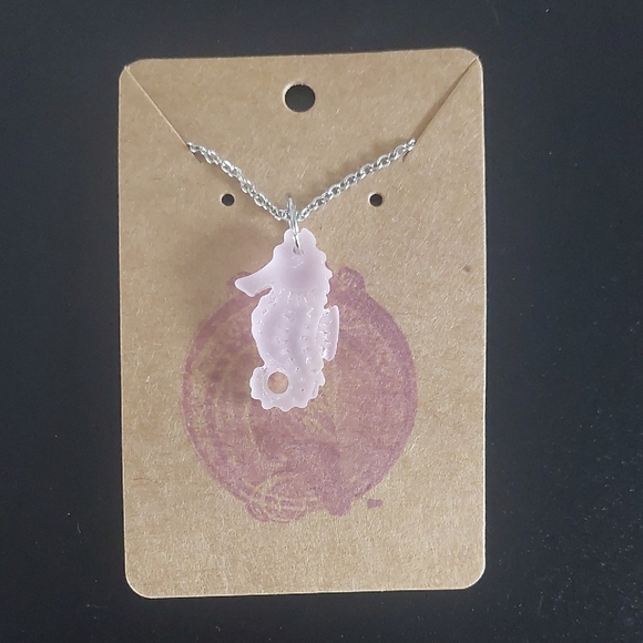 Elegant Seahorse Pendant Necklace - Picture 1 of 1